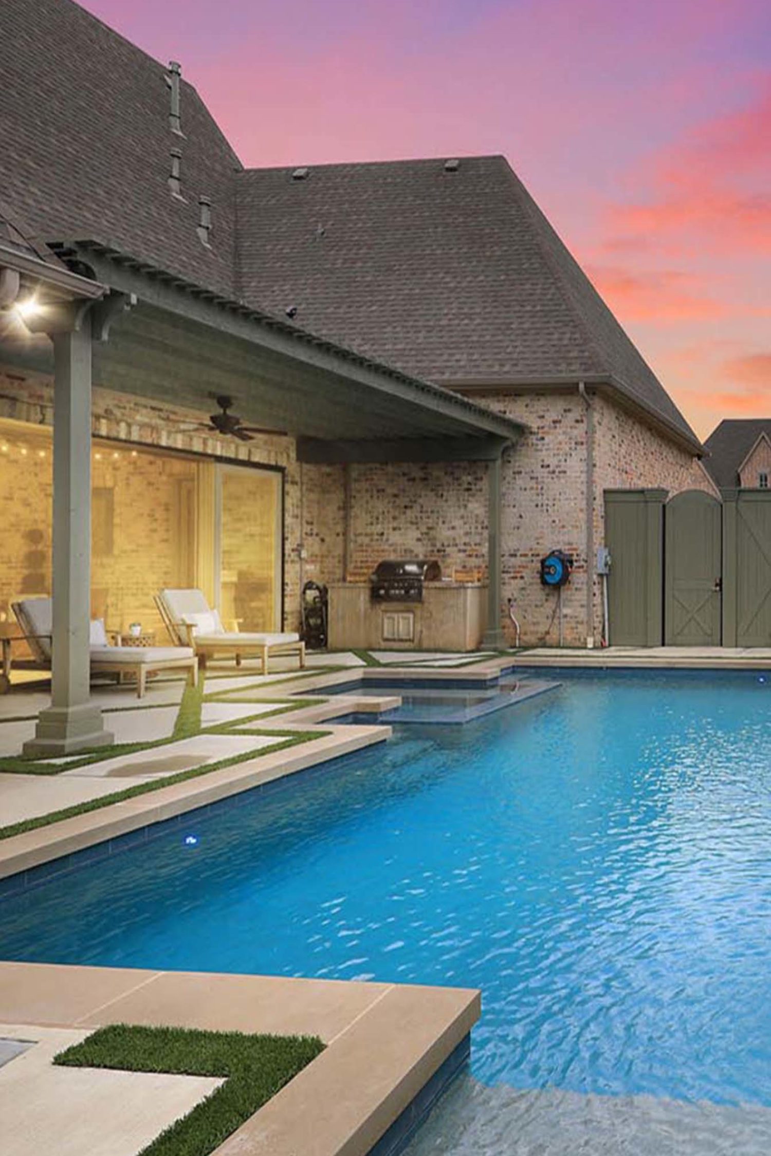 Day to dust editing Havah