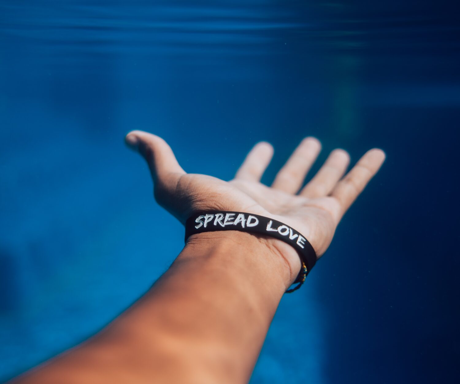 Ways Real Estate Agents Can Give Back